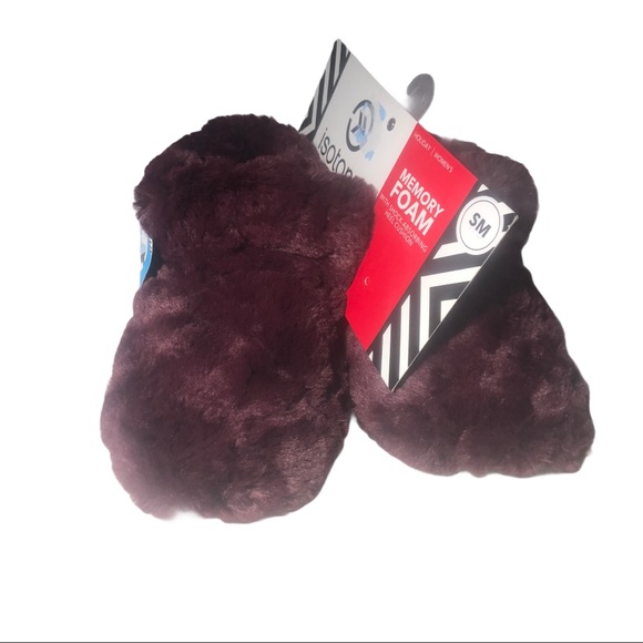 NWT Isotoner 6 burgundy faux fur slipper booties